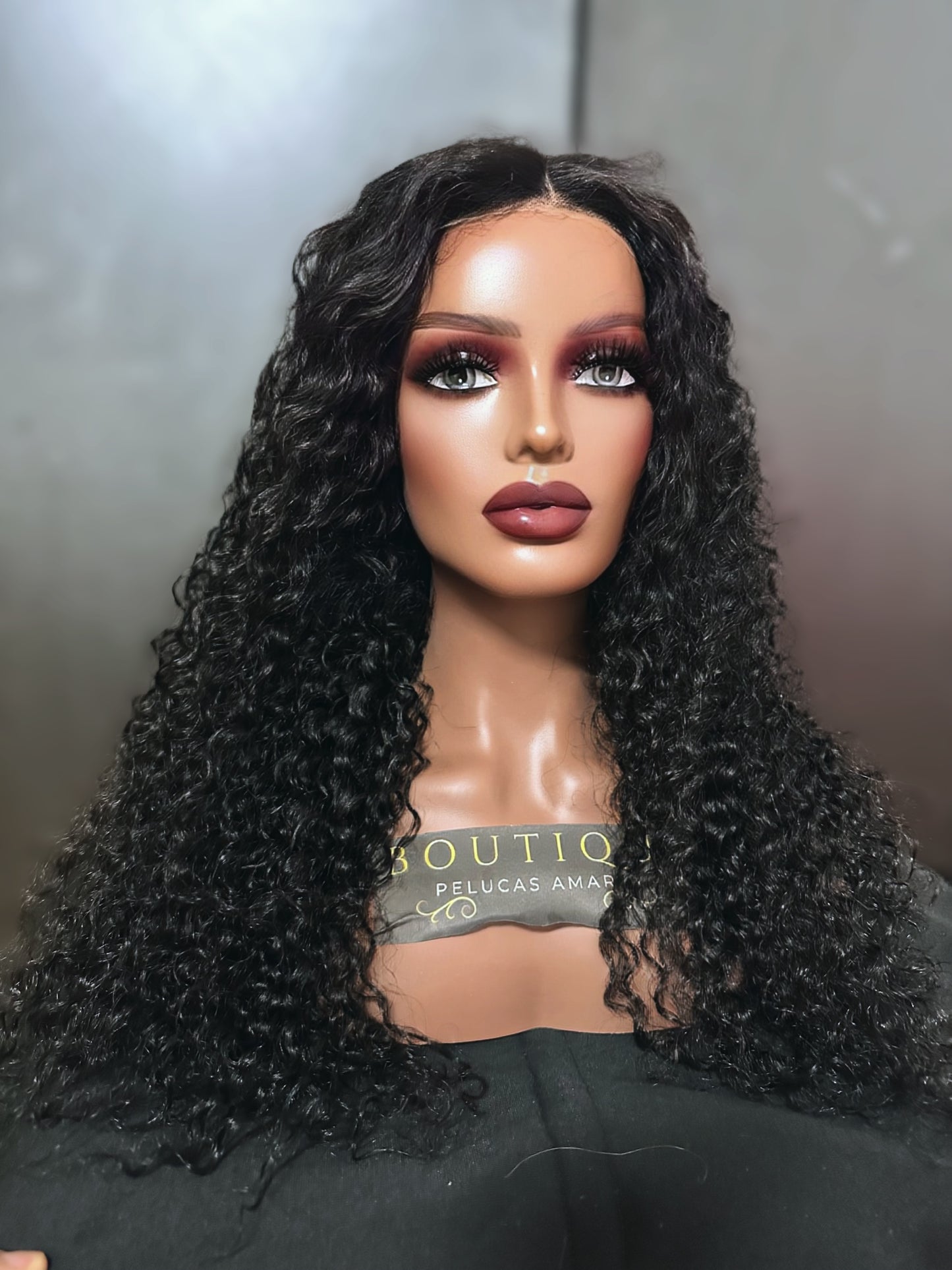 Peluca sin pegamento rizada 1B virgen 5x5